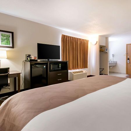 Quality Inn Блумсберг Экстерьер фото
