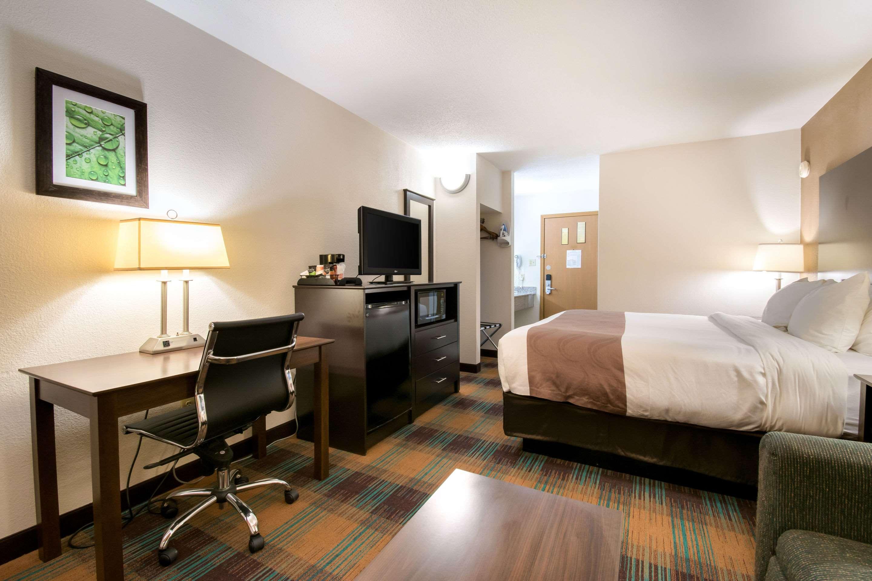 Quality Inn Блумсберг Экстерьер фото