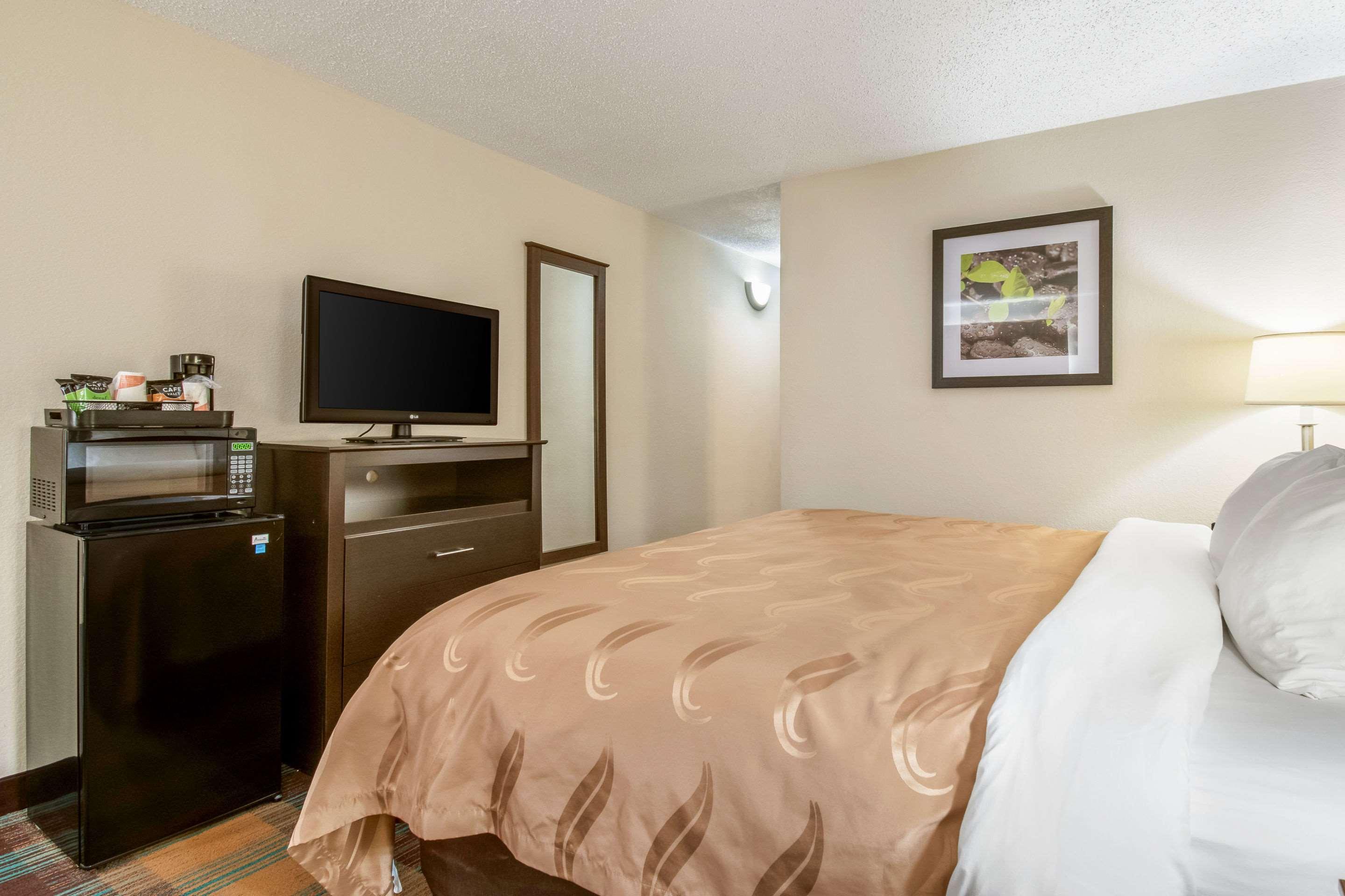 Quality Inn Блумсберг Экстерьер фото