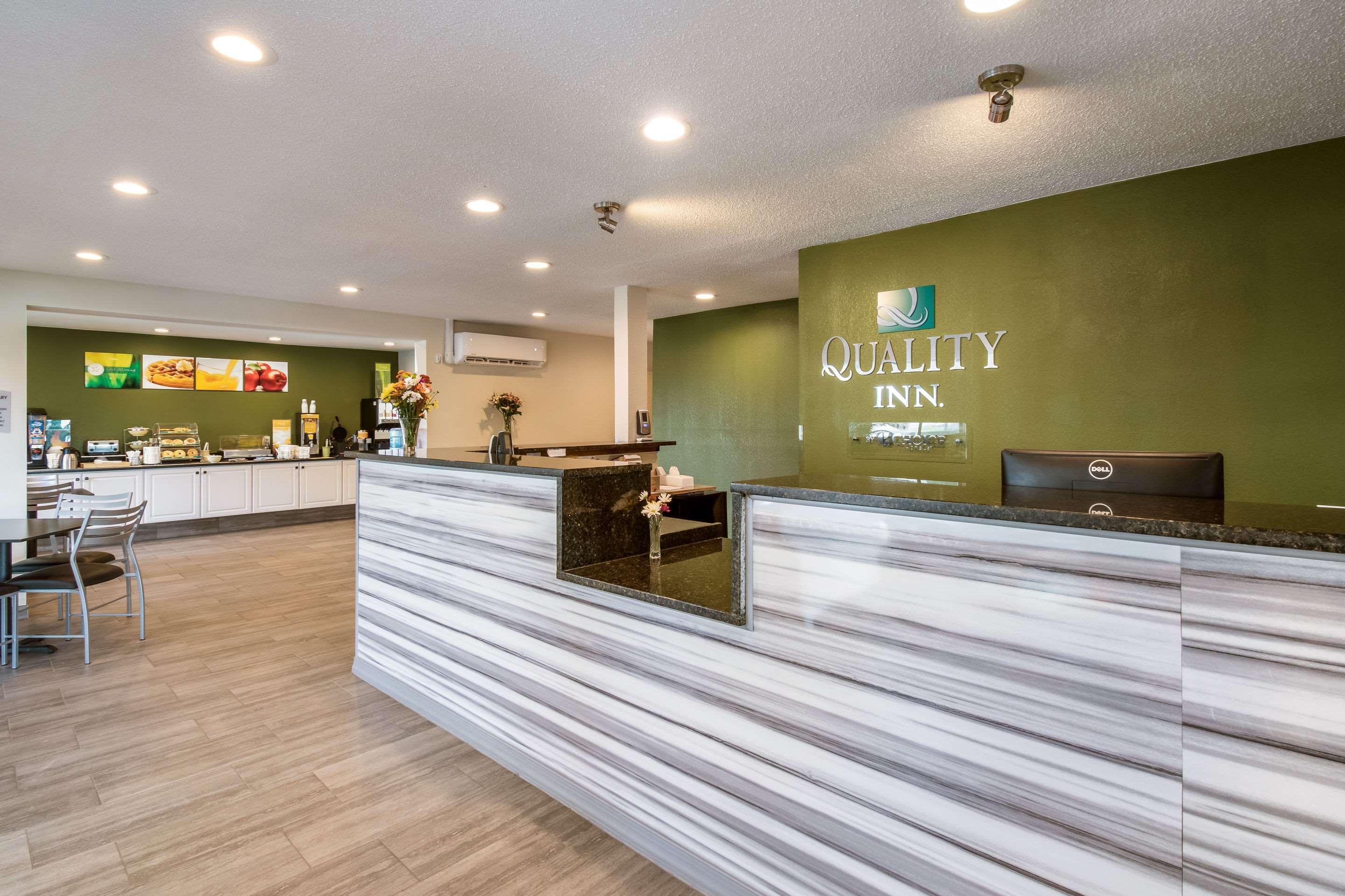 Quality Inn Блумсберг Экстерьер фото
