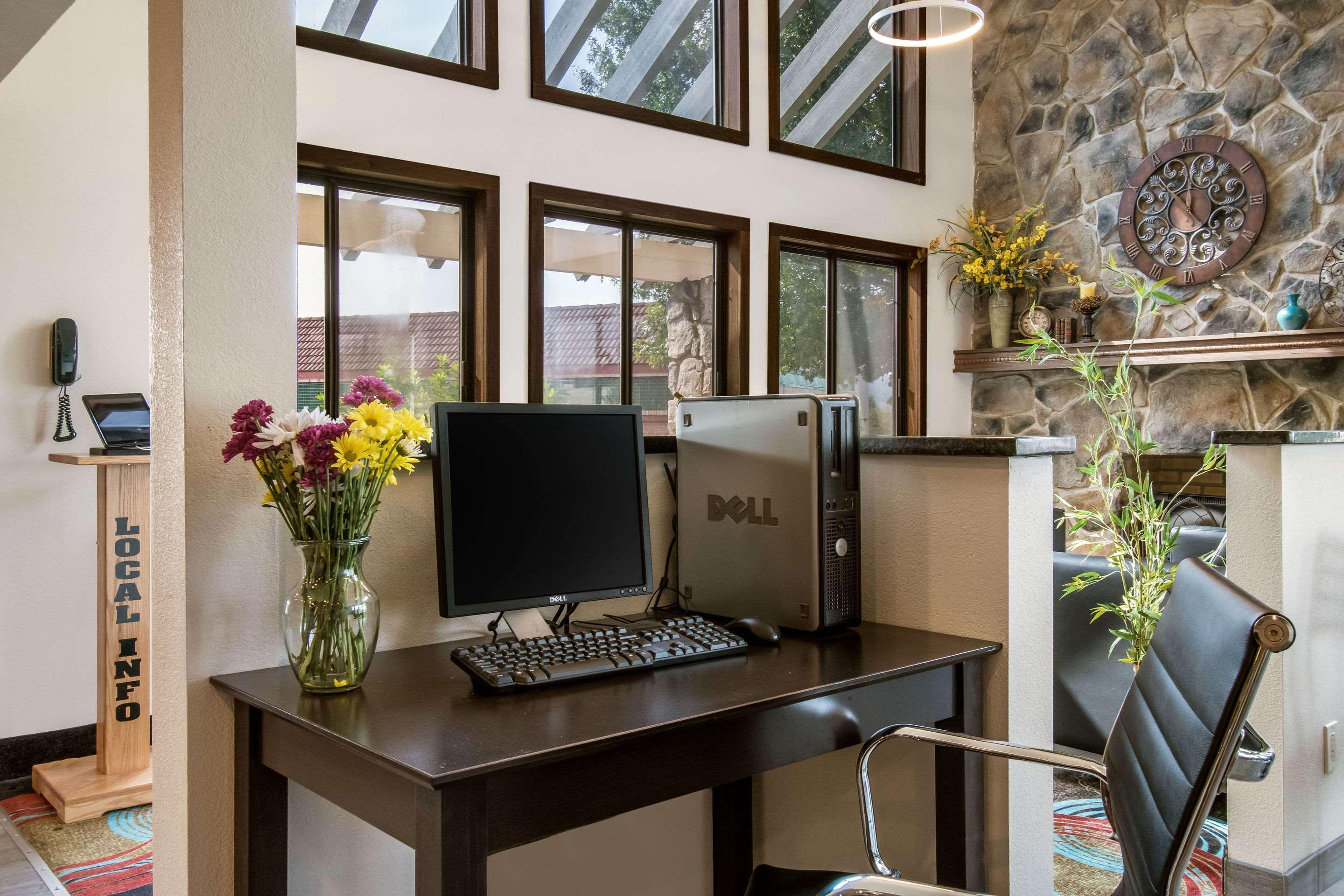 Quality Inn Блумсберг Экстерьер фото
