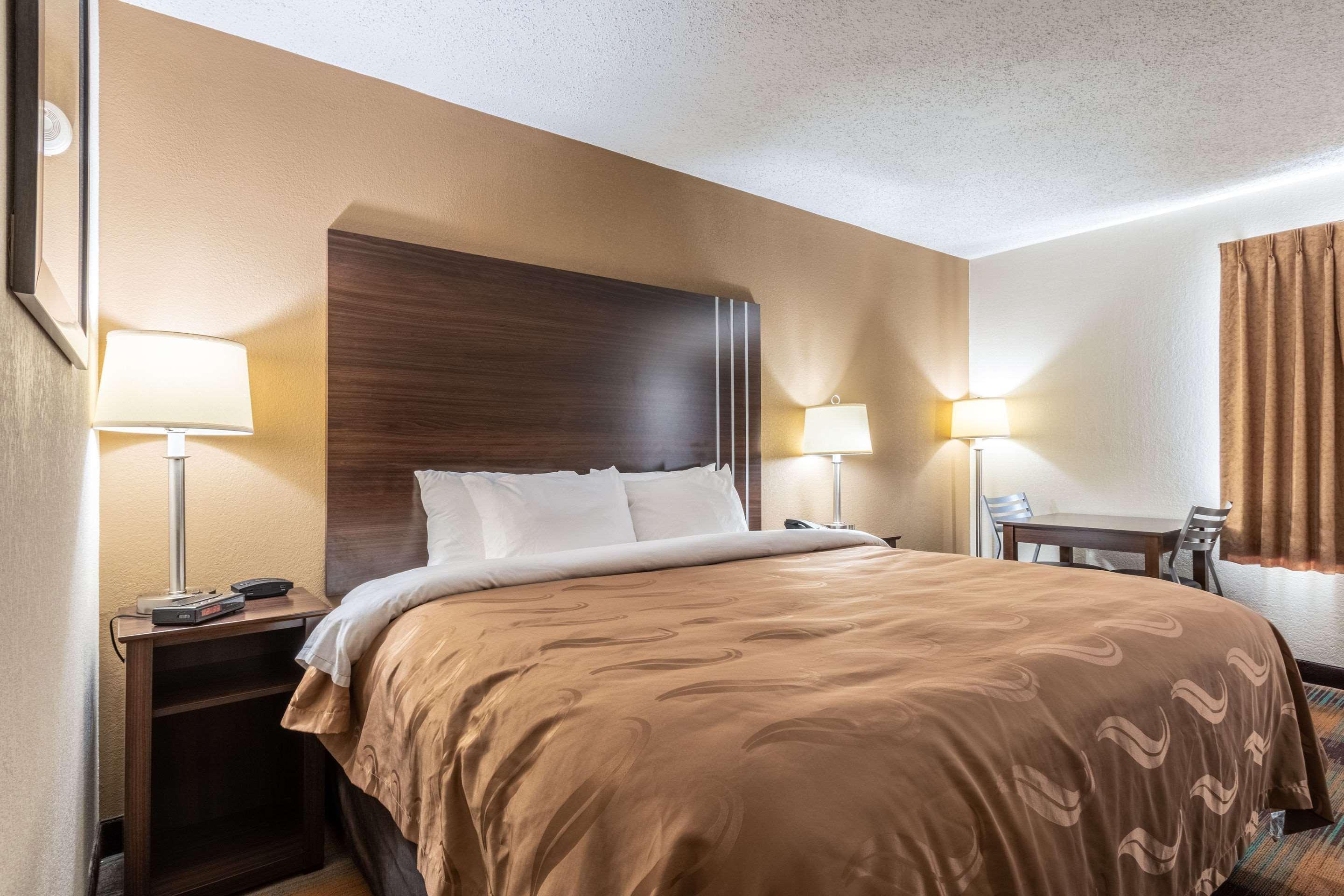 Quality Inn Блумсберг Экстерьер фото