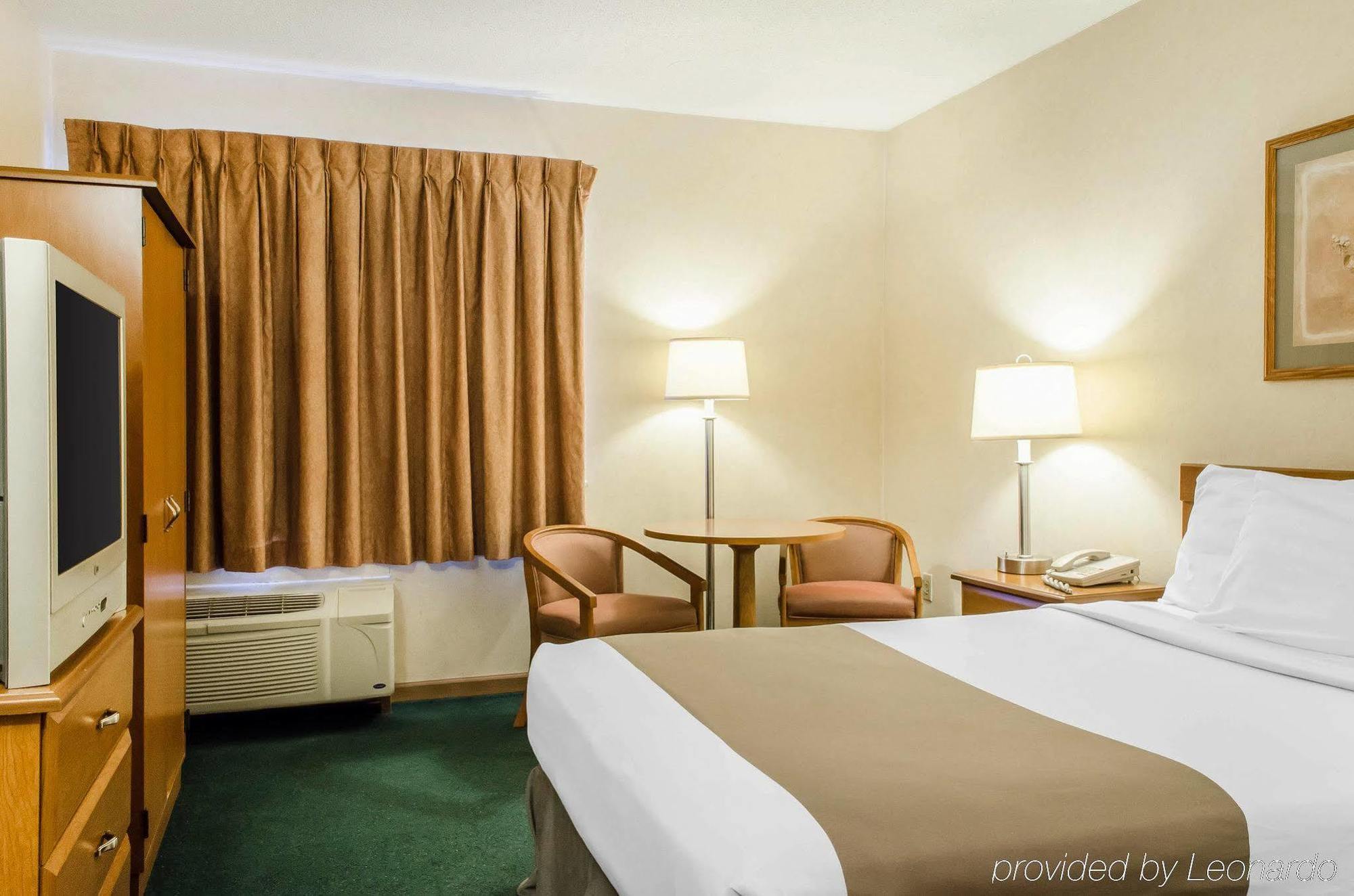 Quality Inn Блумсберг Экстерьер фото