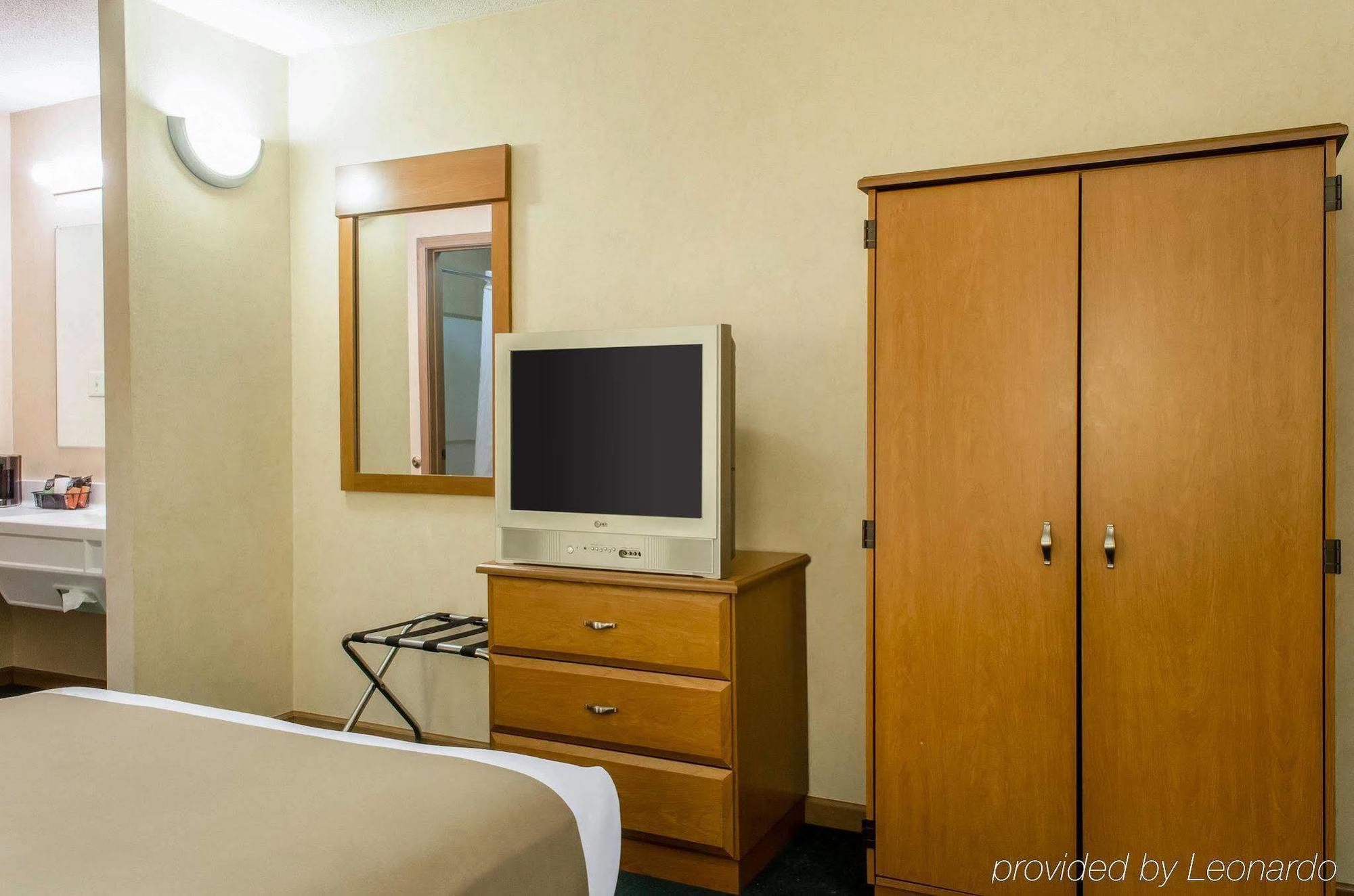 Quality Inn Блумсберг Экстерьер фото