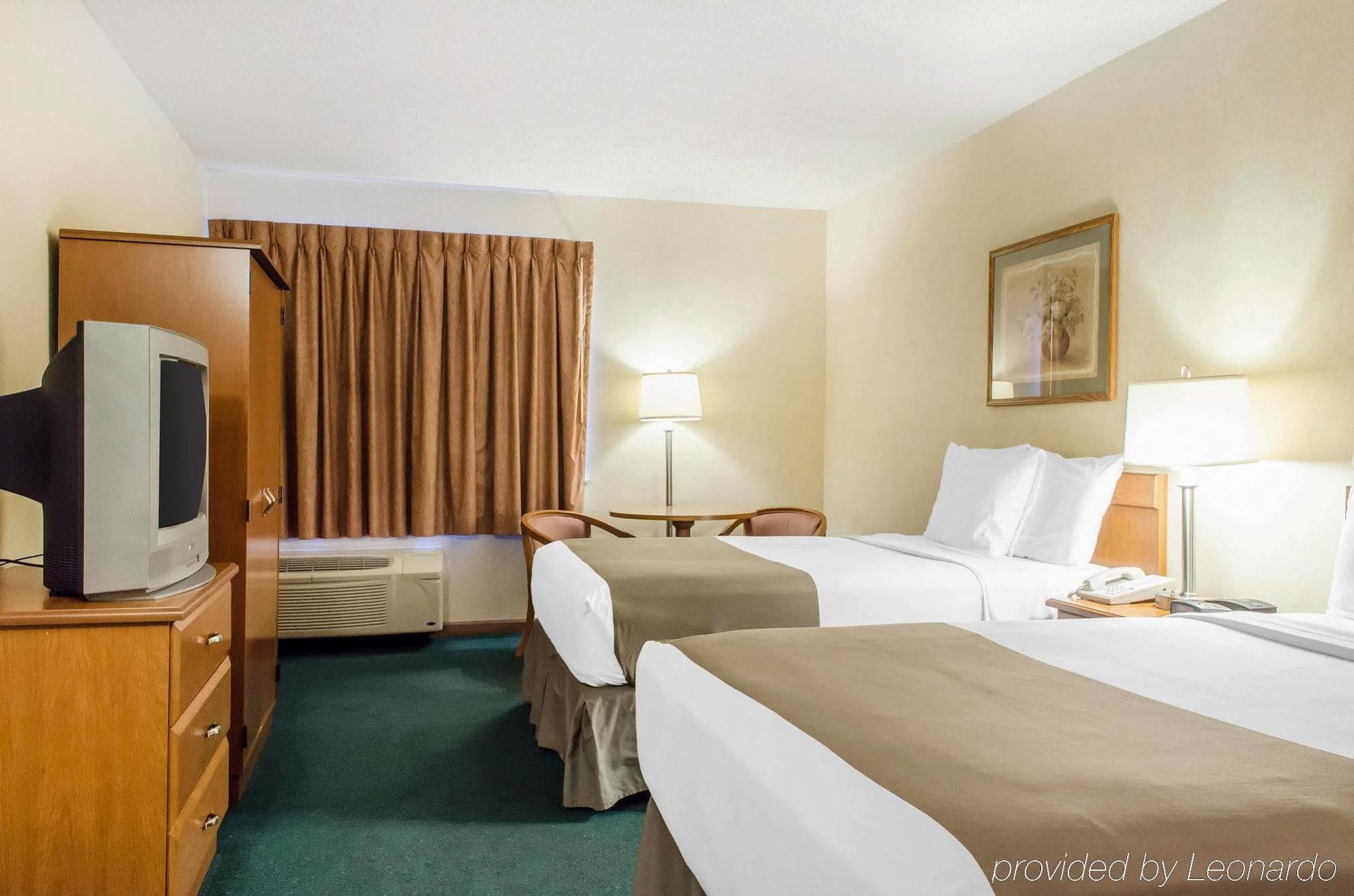 Quality Inn Блумсберг Экстерьер фото