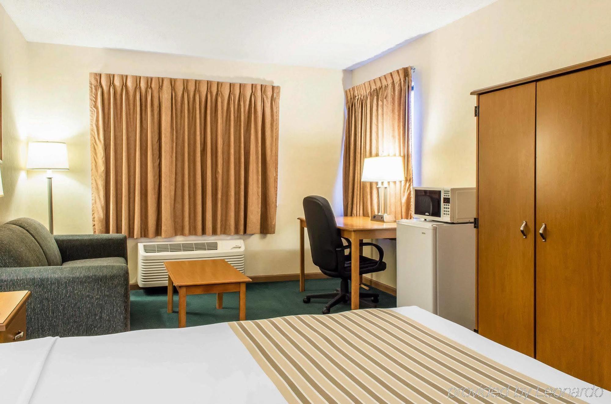 Quality Inn Блумсберг Экстерьер фото