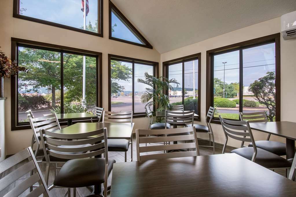 Quality Inn Блумсберг Интерьер фото