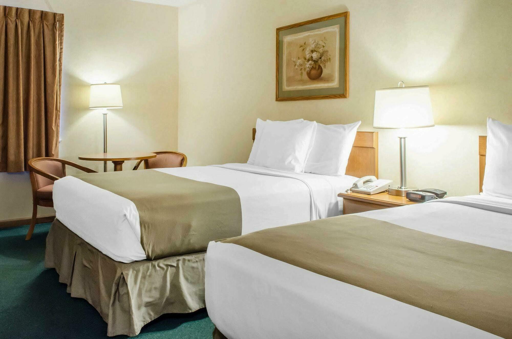 Quality Inn Блумсберг Экстерьер фото